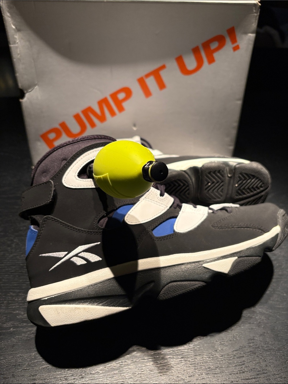 2011 Vintage Reebok Pump it up Men’s Black, White & Blue Pump Basketball Sneaker